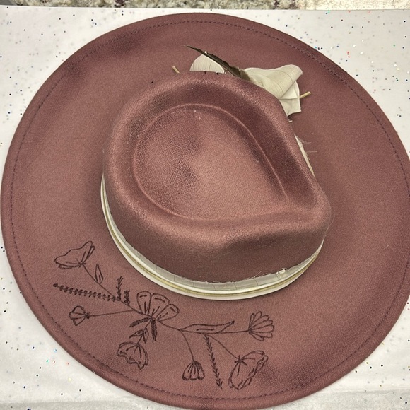 Custom hat - Picture 1 of 3